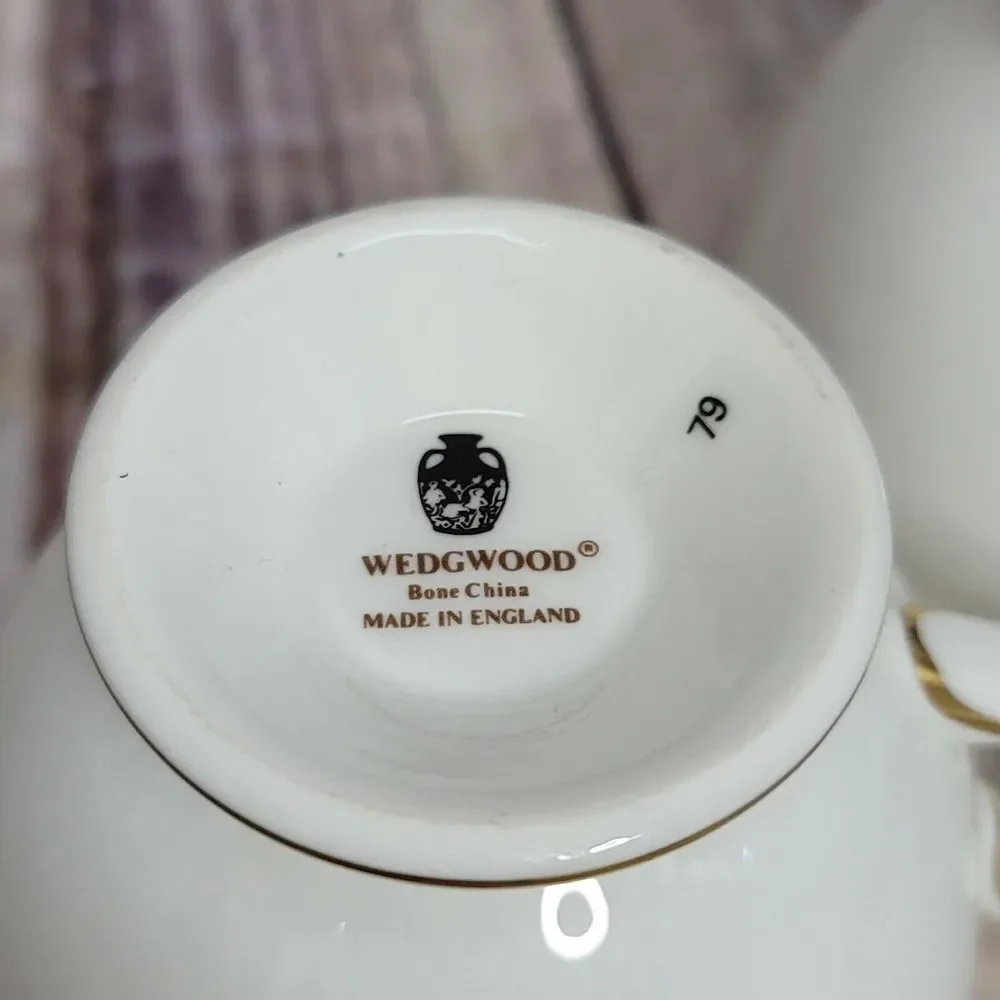 SET OF 2 Wedgewood Cavendish Leigh Shape Tea Cup & Saucer Set Fine‎ Bone China